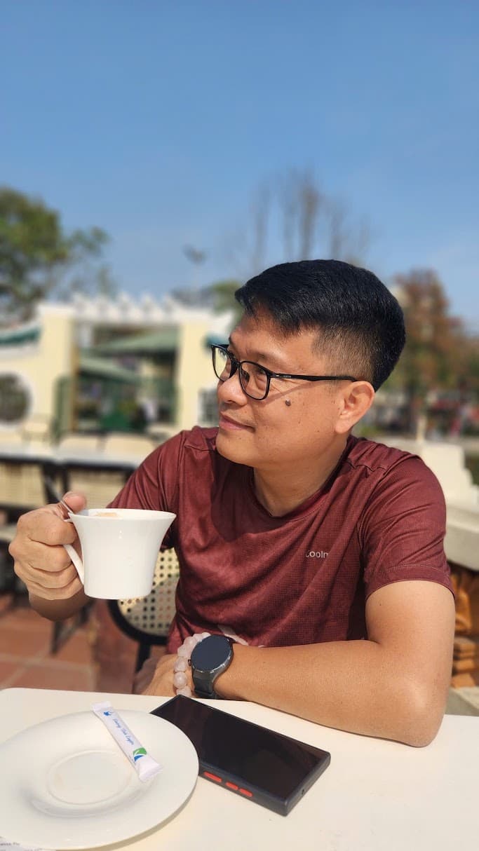 Hoai Nam Le portrait